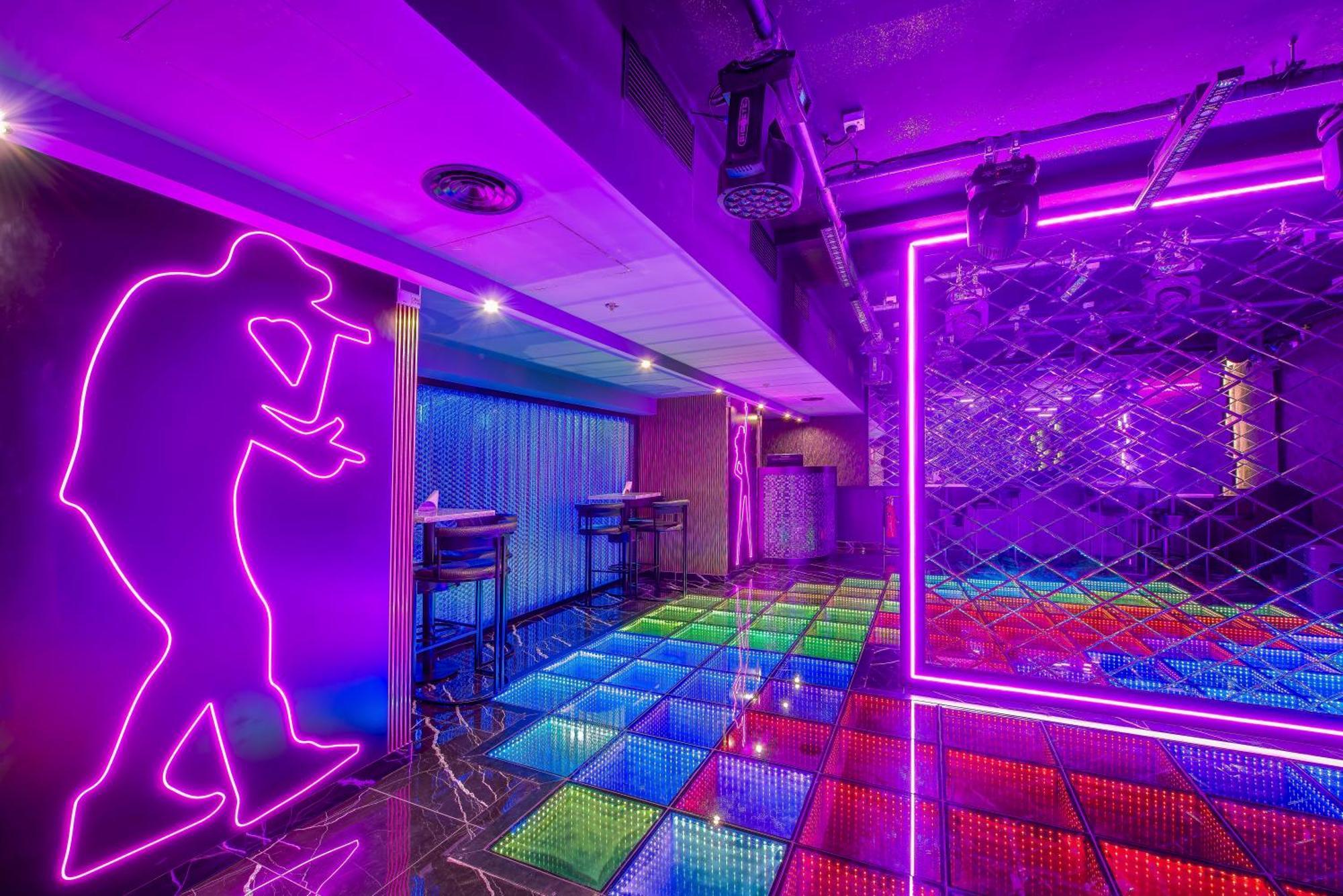 Wescott Hotel Dubai Bagian luar foto